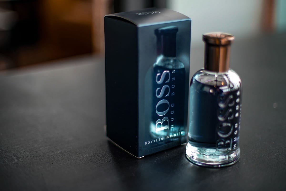 Pět vůní, které nosí vlivní muži do kanceláře: Elegantní a nezapomenutelné